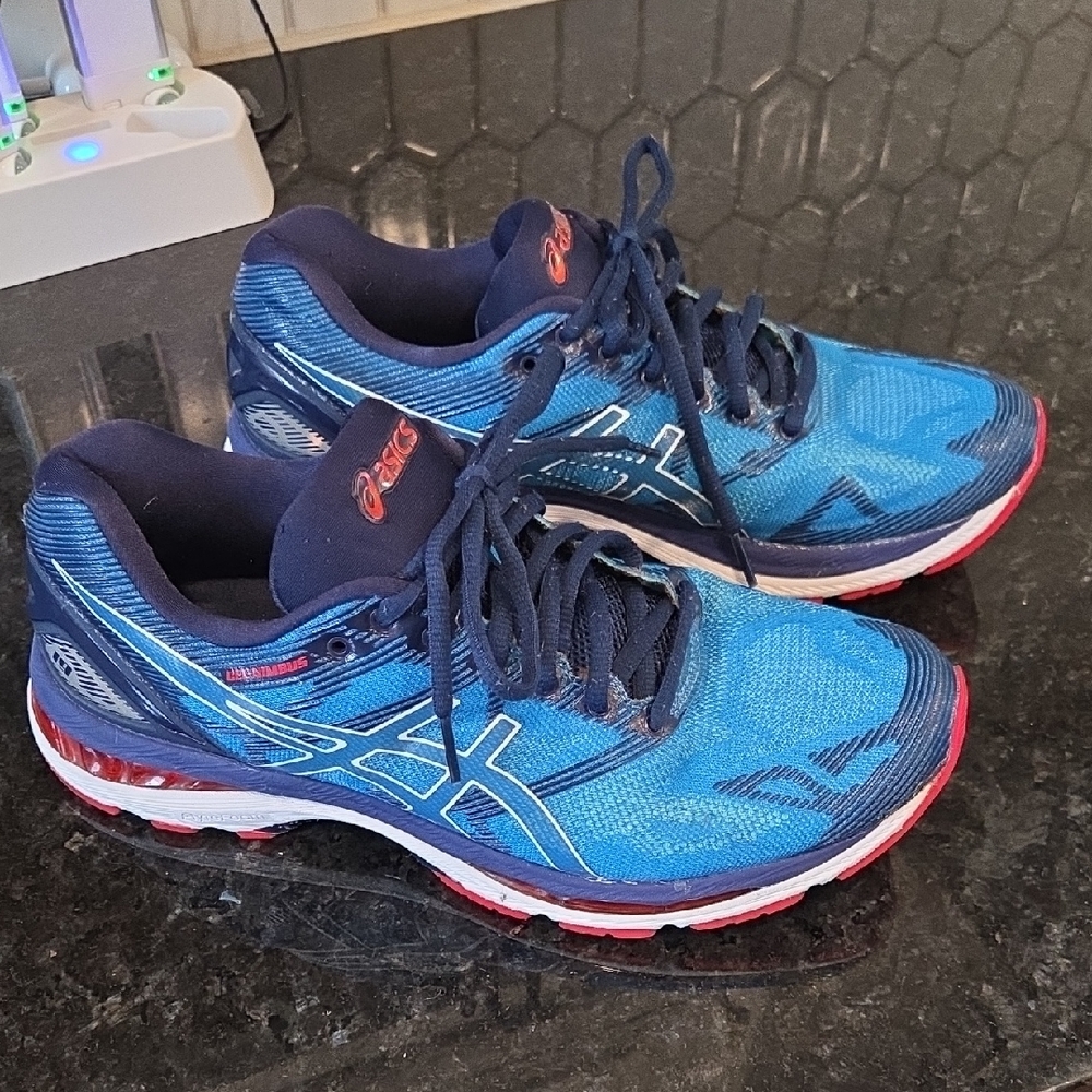 Asics Nimbus 19 Bright Blue Athletic Sneakers with Red1Accents Mens Size 8